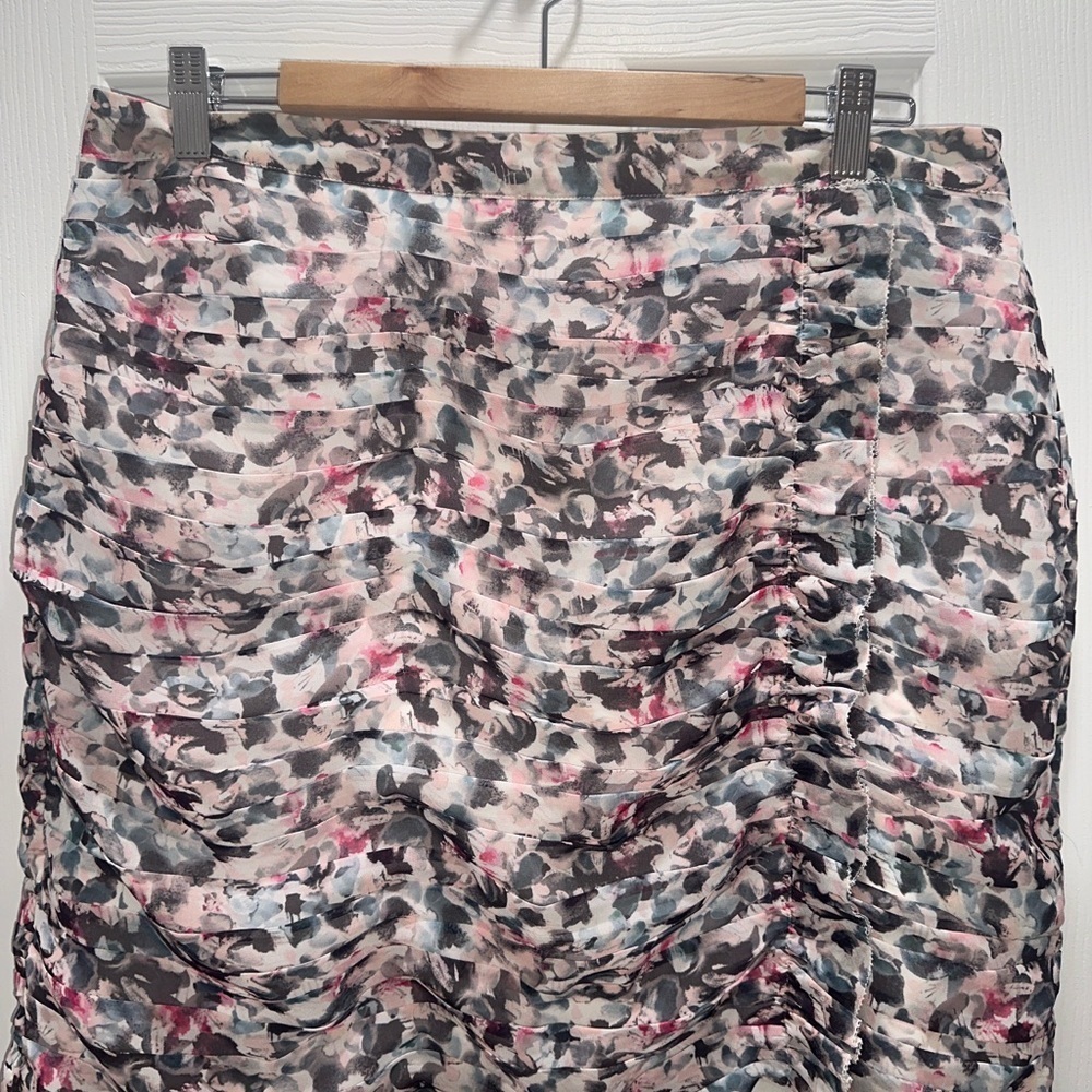 Reiss Lucielle Ruched Floral Fitted Mini Skirt - Picture 5 of 13